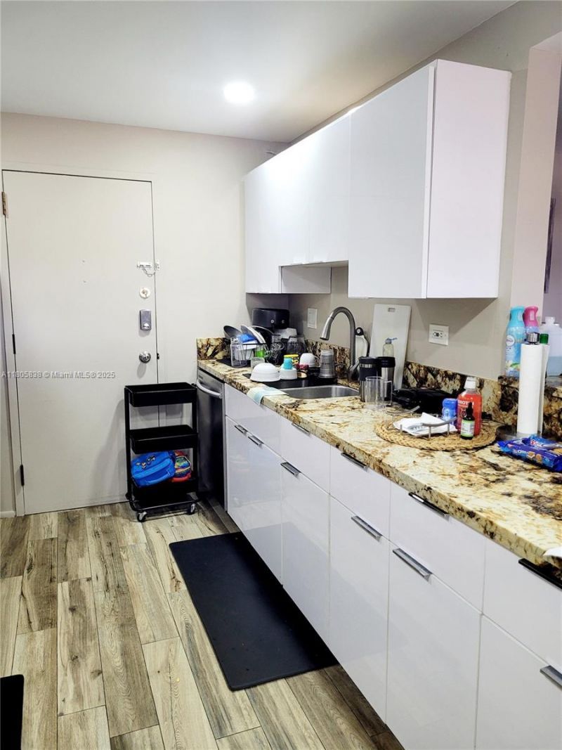 800 NE 195th St, Unit 720, Miami, FL 33179 Photo