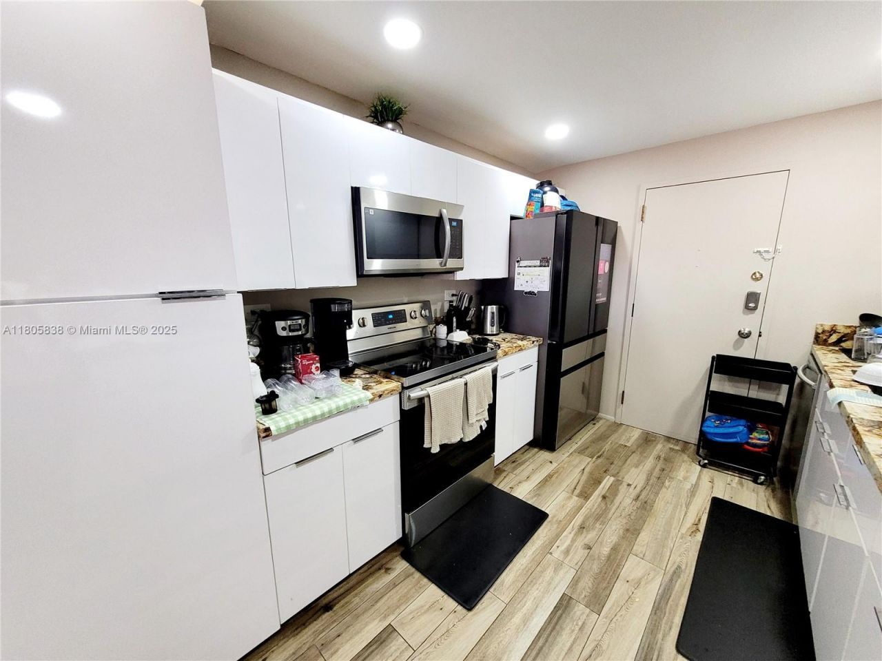 800 NE 195th St, Unit 720, Miami, FL 33179 Photo