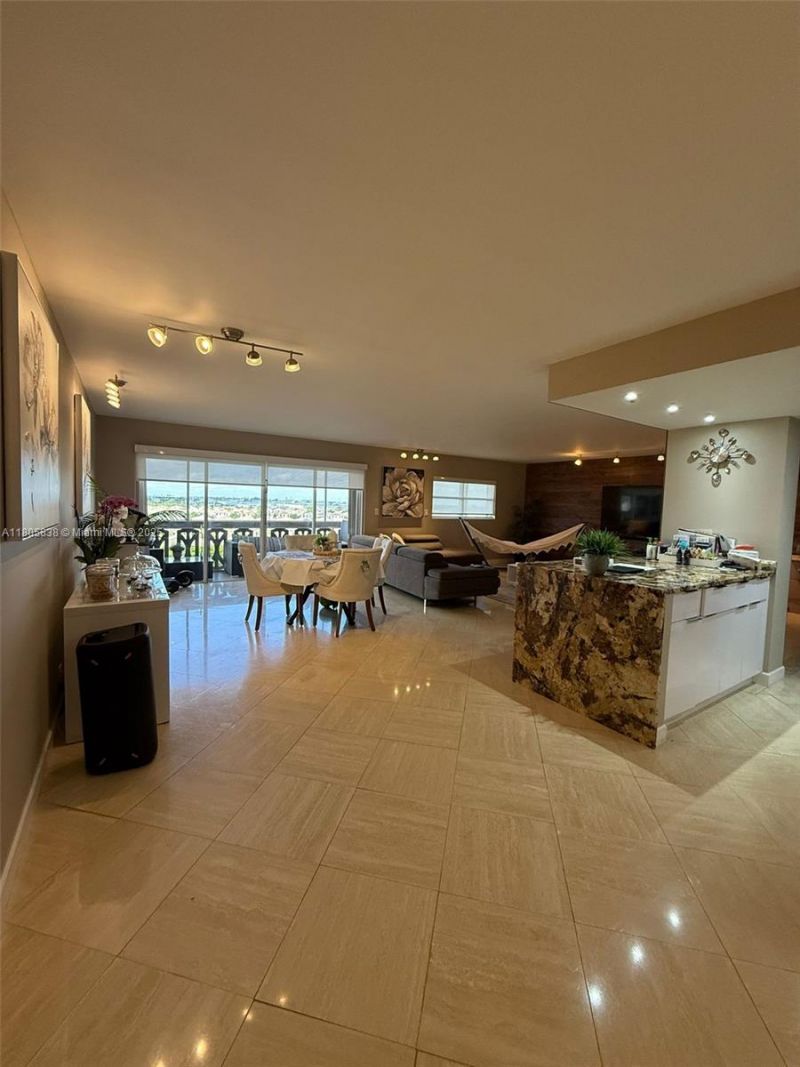 800 NE 195th St, Unit 720, Miami, FL 33179 Photo