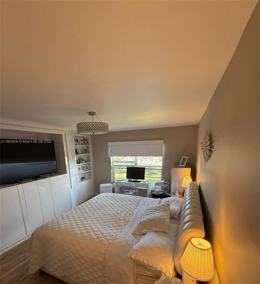 800 NE 195th St, Unit 720, Miami, FL 33179 Photo