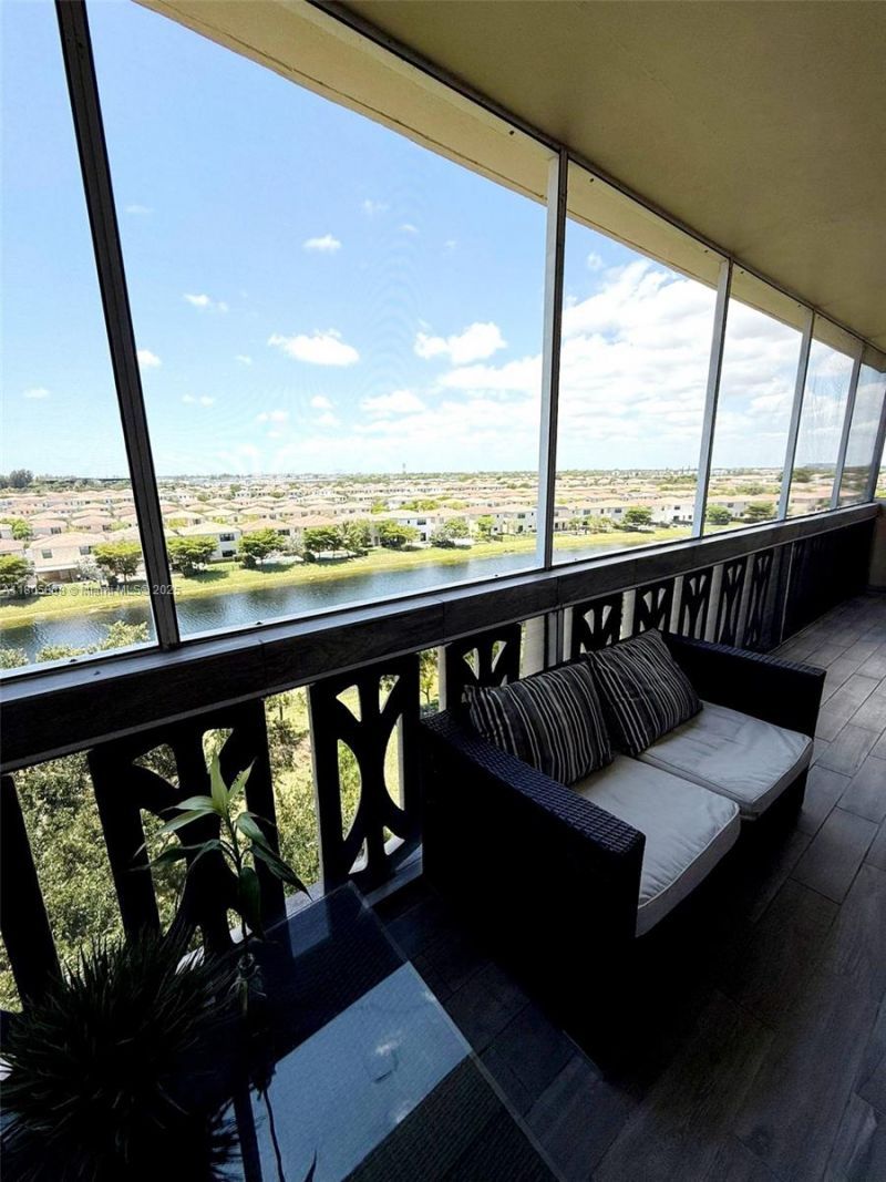 800 NE 195th St, Unit 720, Miami, FL 33179 Photo