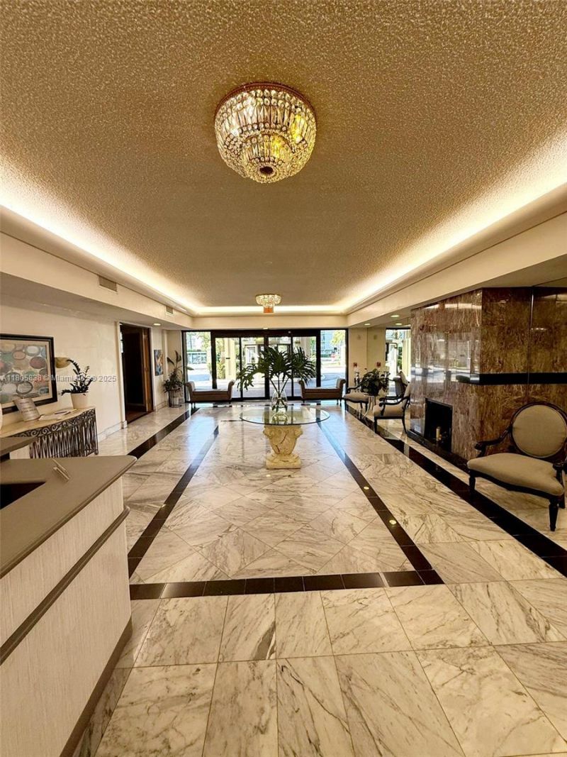 800 NE 195th St, Unit 720, Miami, FL 33179 Photo