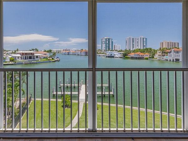 250 Park Shore DR, Unit 302, NAPLES, FL 34103