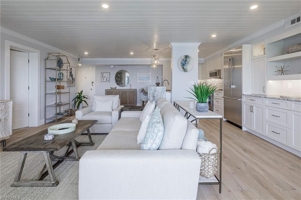 250 Park Shore Dr, Unit 302, Naples, FL 34103 Photo