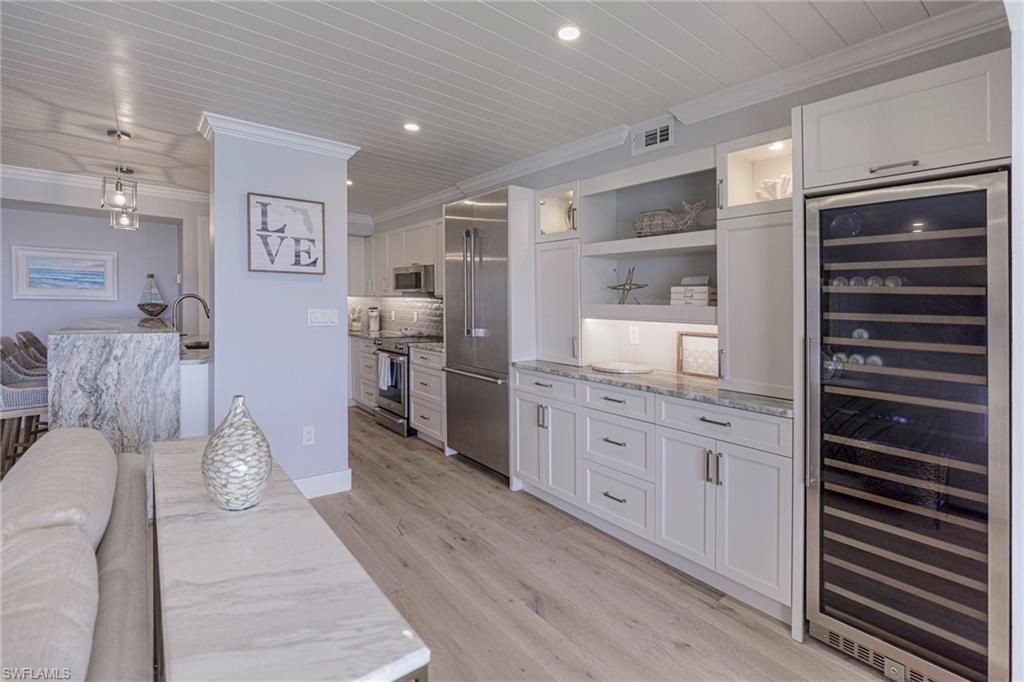 250 Park Shore Dr, Unit 302, Naples, FL 34103 Photo