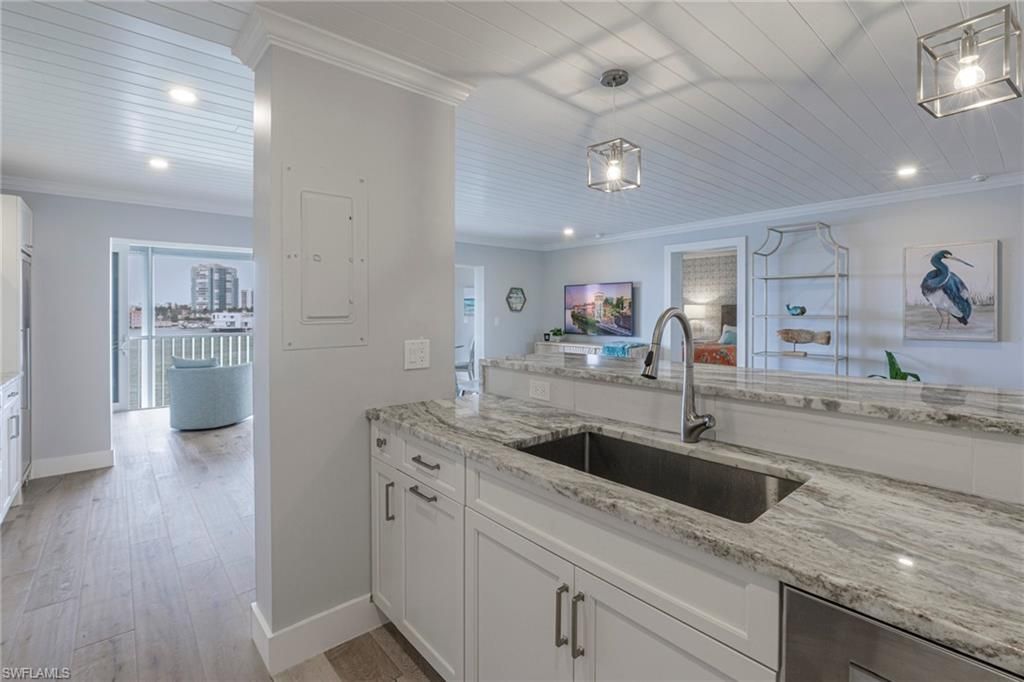 250 Park Shore Dr, Unit 302, Naples, FL 34103 Photo