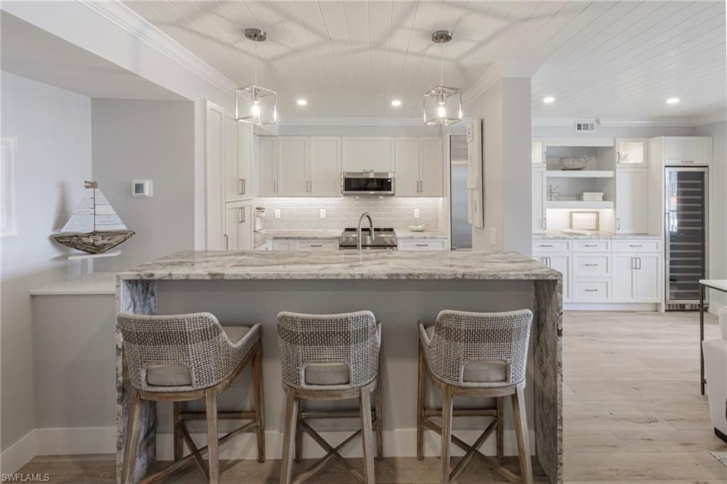 250 Park Shore Dr, Unit 302, Naples, FL 34103 Photo