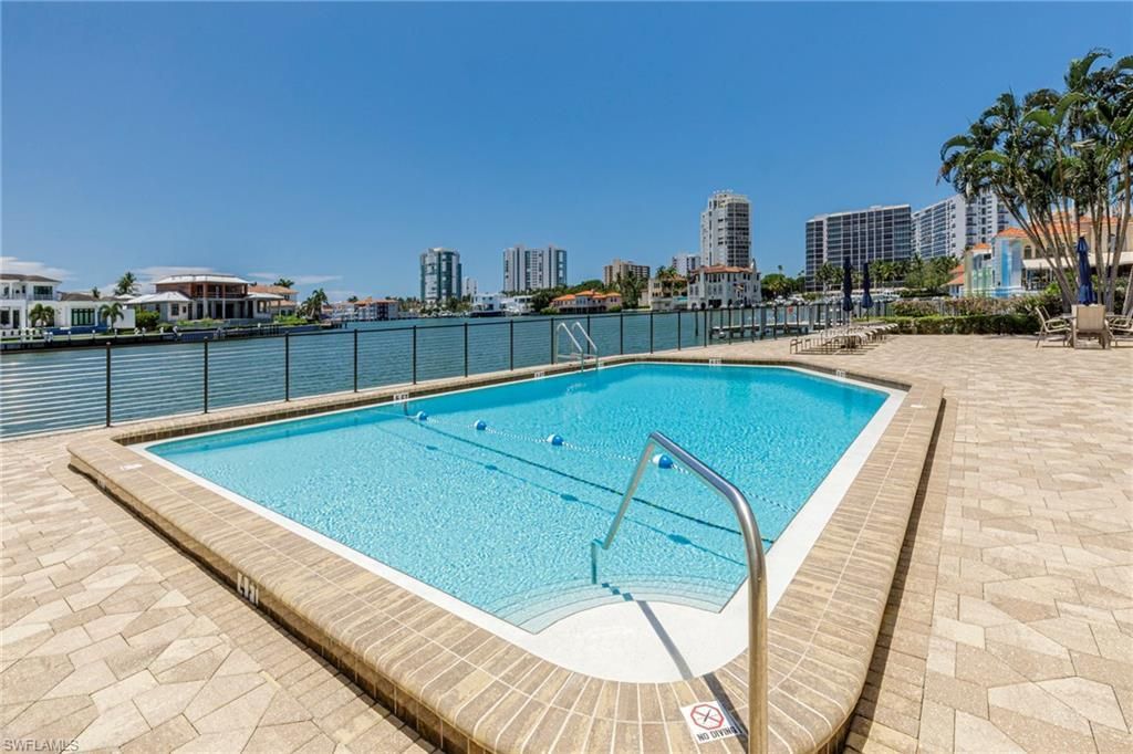 250 Park Shore Dr, Unit 302, Naples, FL 34103 Photo