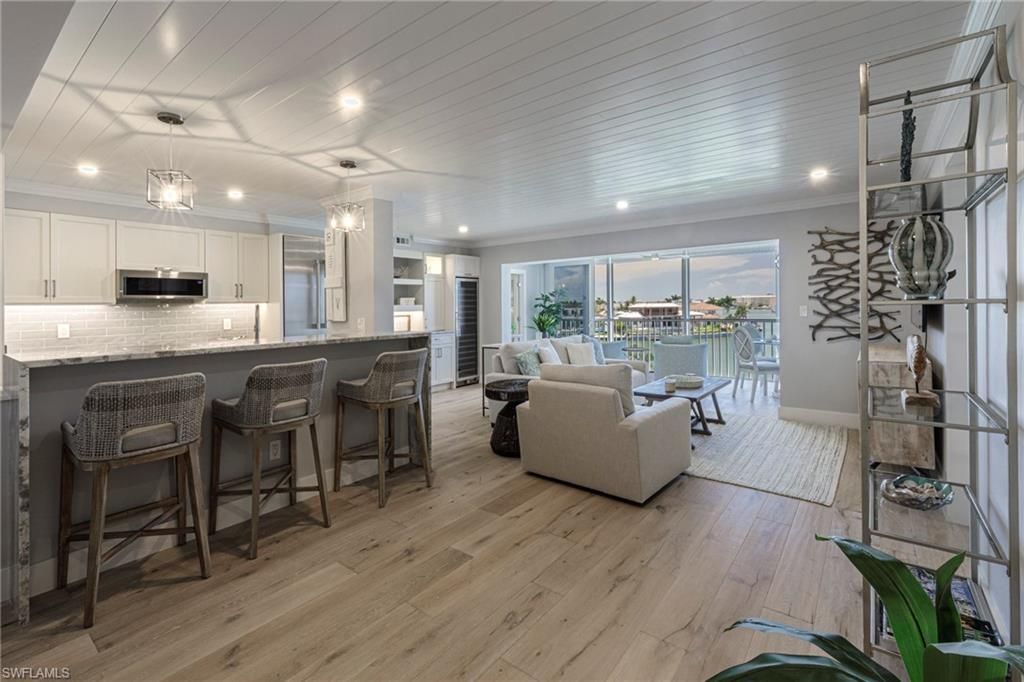 250 Park Shore Dr, Unit 302, Naples, FL 34103 Photo