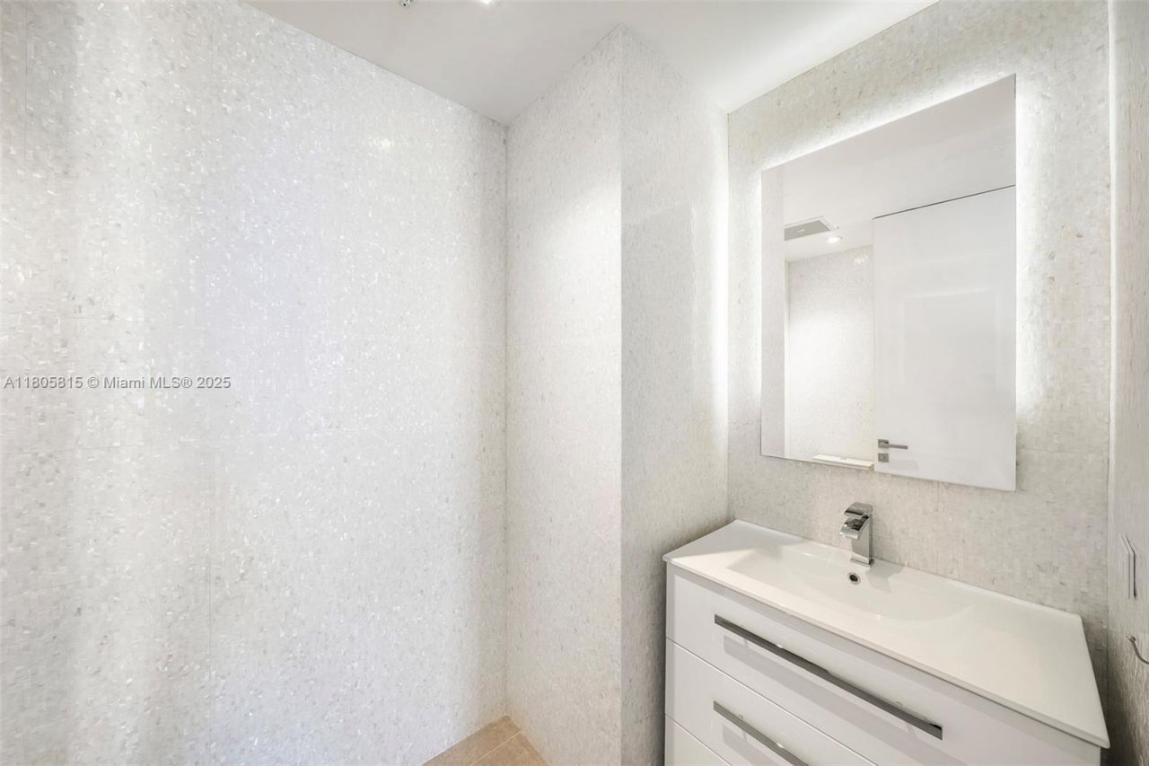 3470 E Coast Ave, Unit H1201, Miami, FL 33137 Photo