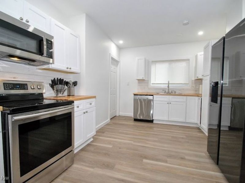 3909 Memphis Avenue, Cleveland, OH 44109 Photo 19