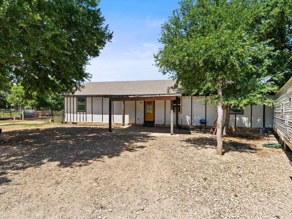 160 Chama DR, Cedar Creek, TX 78612