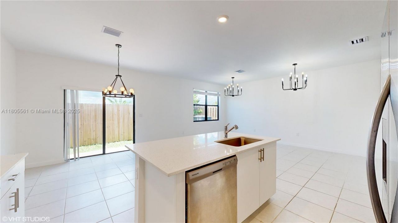 10004 SW 231 Ln, Miami, FL 33190 Photo