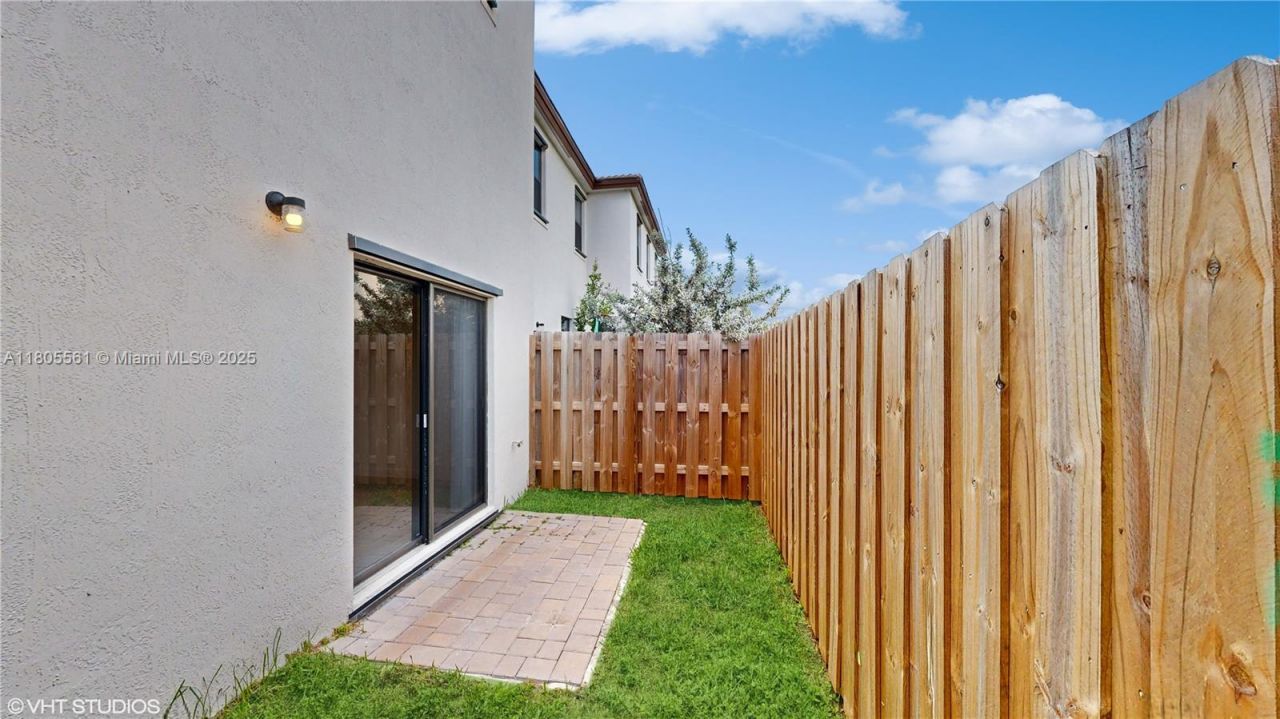 10004 SW 231 Ln, Miami, FL 33190 Photo