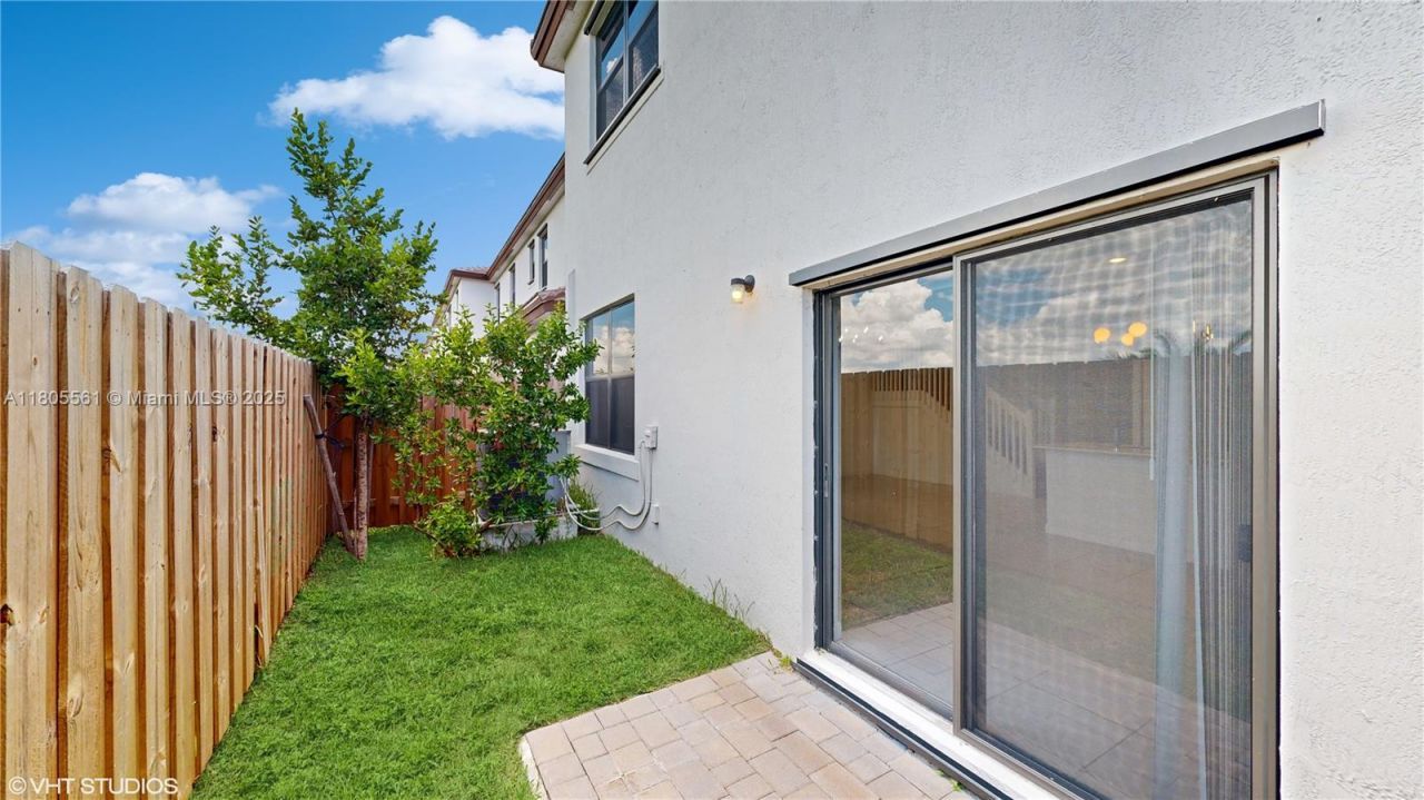 10004 SW 231 Ln, Miami, FL 33190 Photo