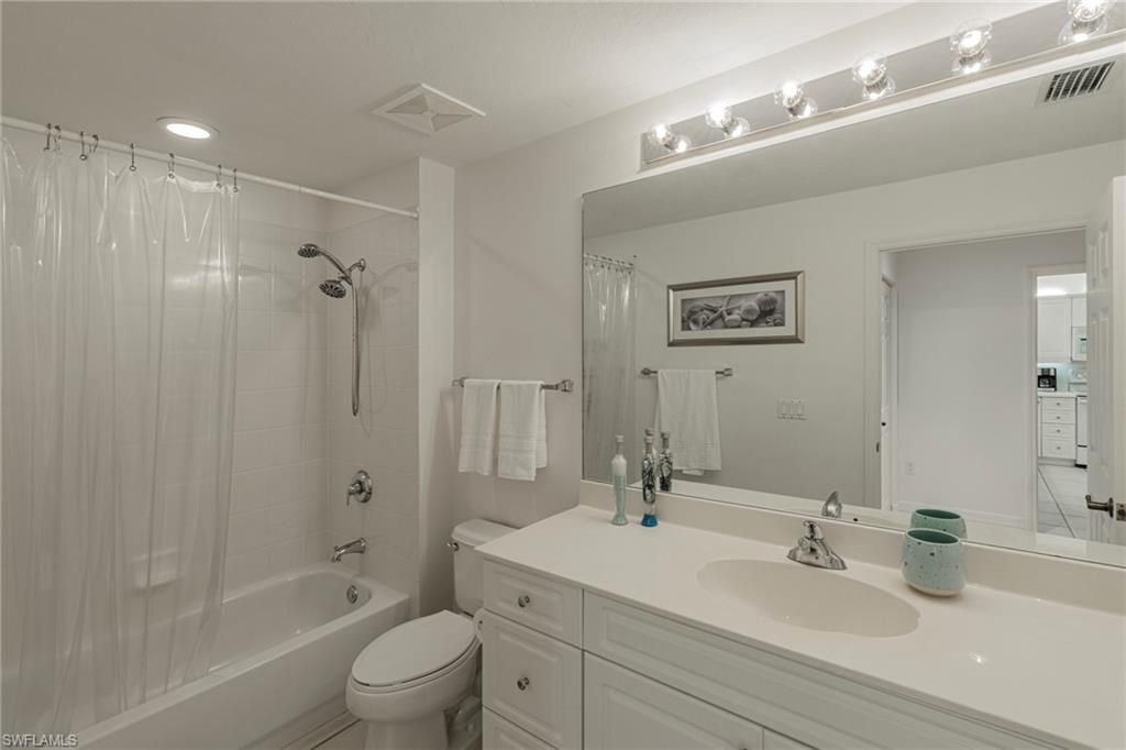 410 Bayfront Pl, Unit 2204, Naples, FL 34102 Photo