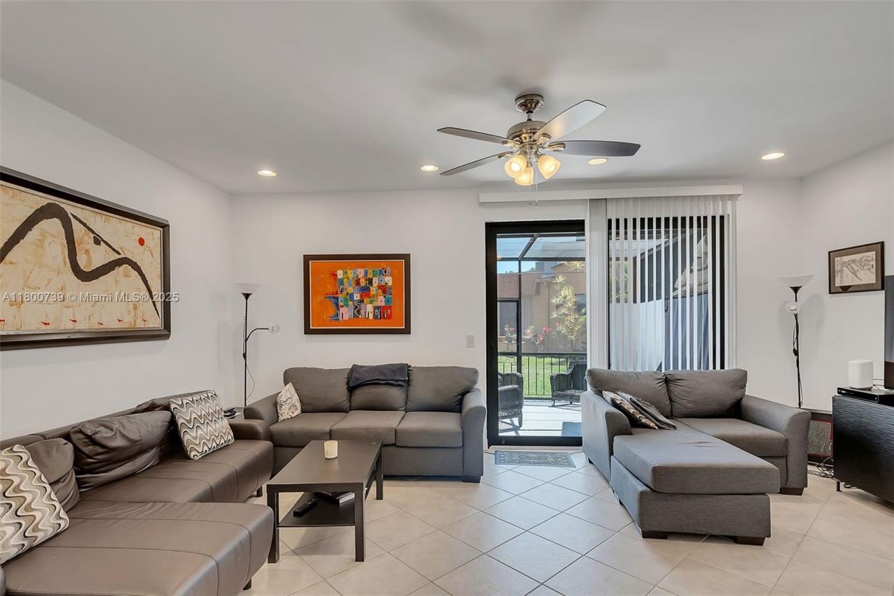 1541 NW 92nd Ave, Unit 186, Pembroke Pines, FL 33024 Photo