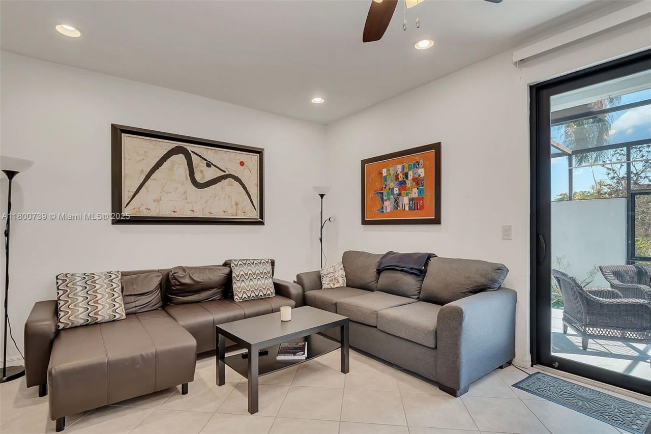 1541 NW 92nd Ave, Unit 186, Pembroke Pines, FL 33024 Photo