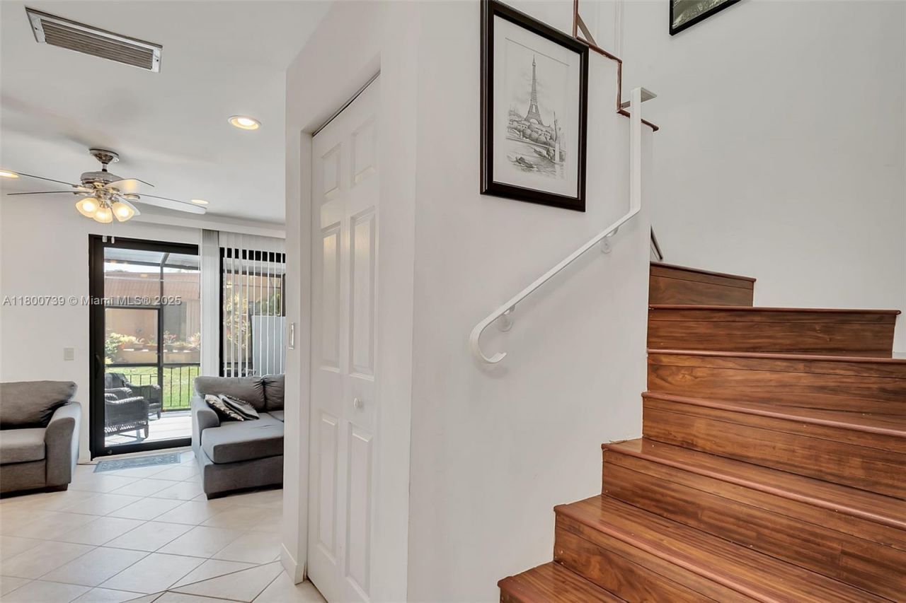 1541 NW 92nd Ave, Unit 186, Pembroke Pines, FL 33024 Photo