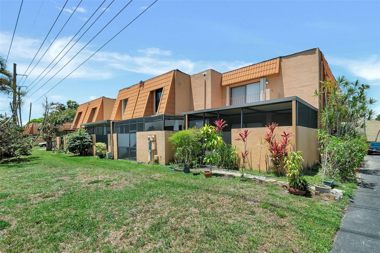 1541 NW 92nd Ave, Unit 186, Pembroke Pines, FL 33024 Photo