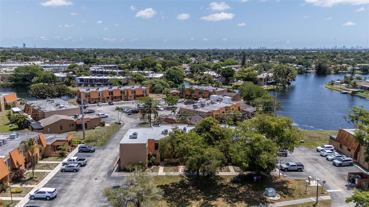 1541 NW 92nd Ave, Unit 186, Pembroke Pines, FL 33024 Photo