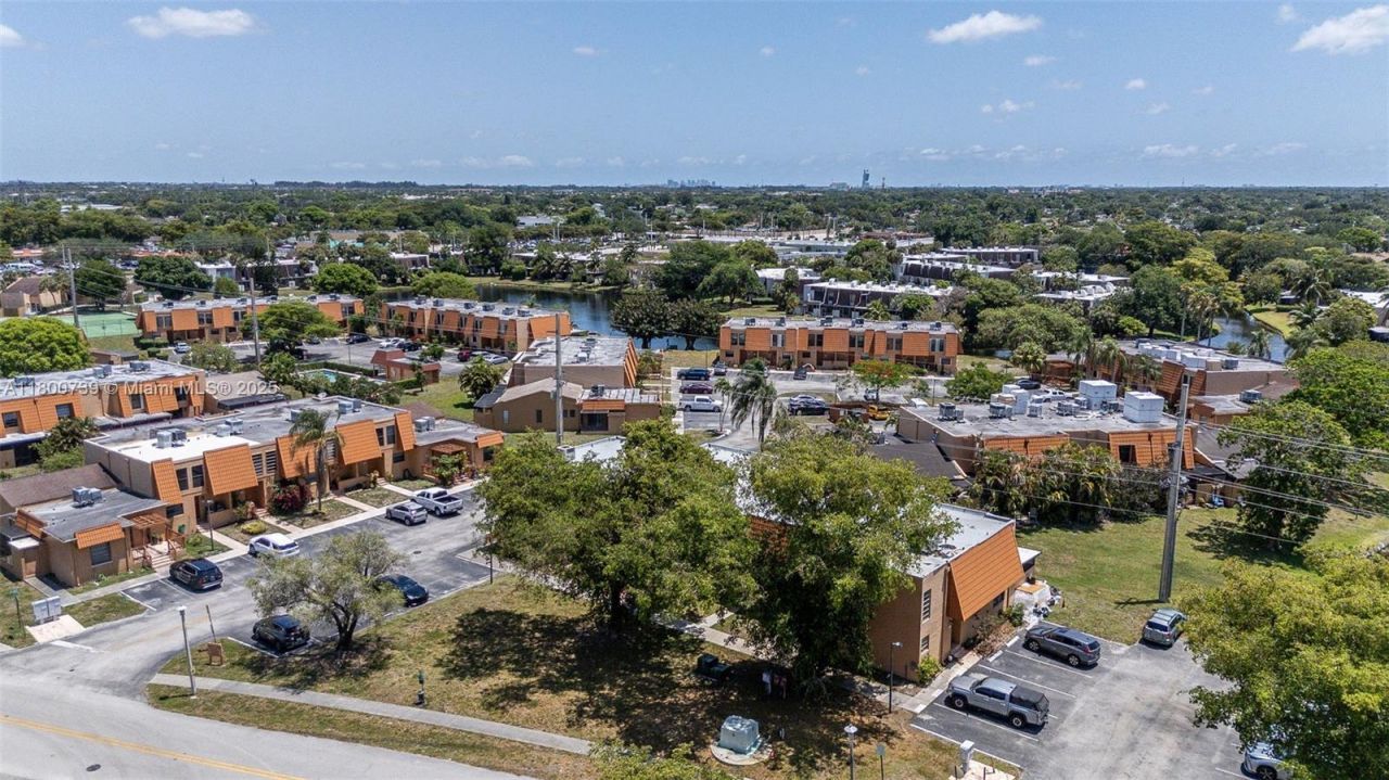1541 NW 92nd Ave, Unit 186, Pembroke Pines, FL 33024 Photo
