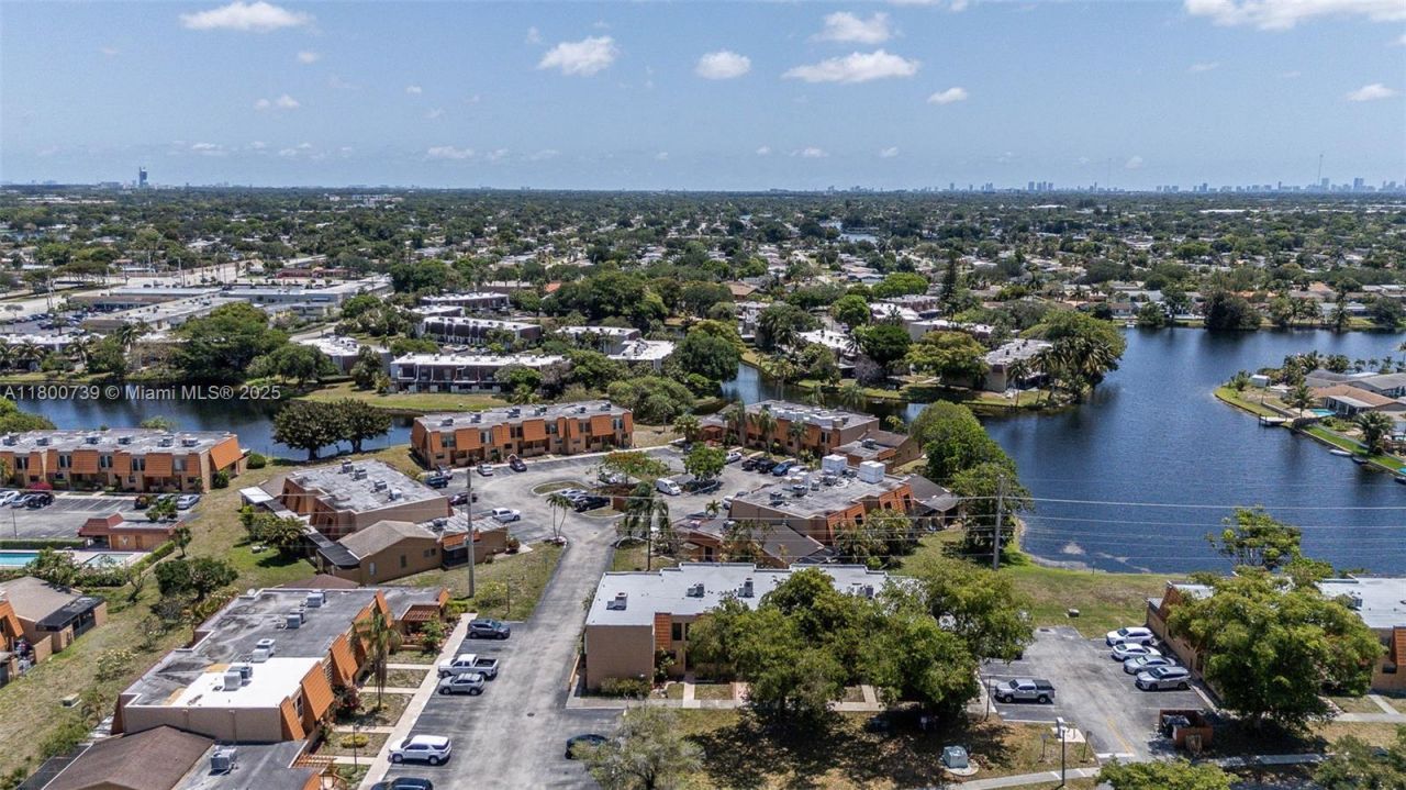 1541 NW 92nd Ave, Unit 186, Pembroke Pines, FL 33024 Photo