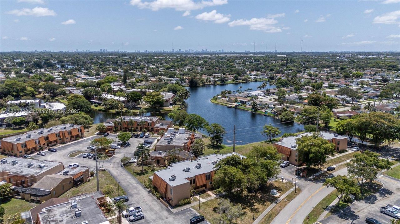 1541 NW 92nd Ave, Unit 186, Pembroke Pines, FL 33024 Photo
