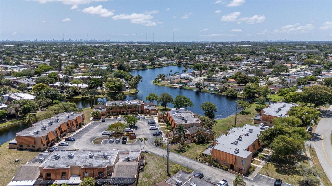 1541 NW 92nd Ave, Unit 186, Pembroke Pines, FL 33024 Photo