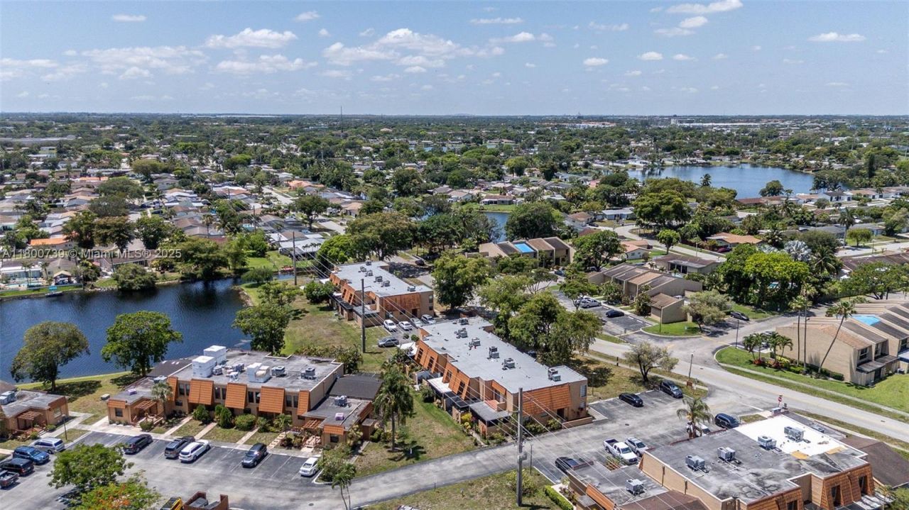 1541 NW 92nd Ave, Unit 186, Pembroke Pines, FL 33024 Photo