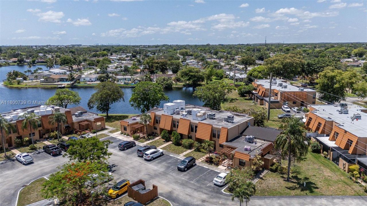 1541 NW 92nd Ave, Unit 186, Pembroke Pines, FL 33024 Photo