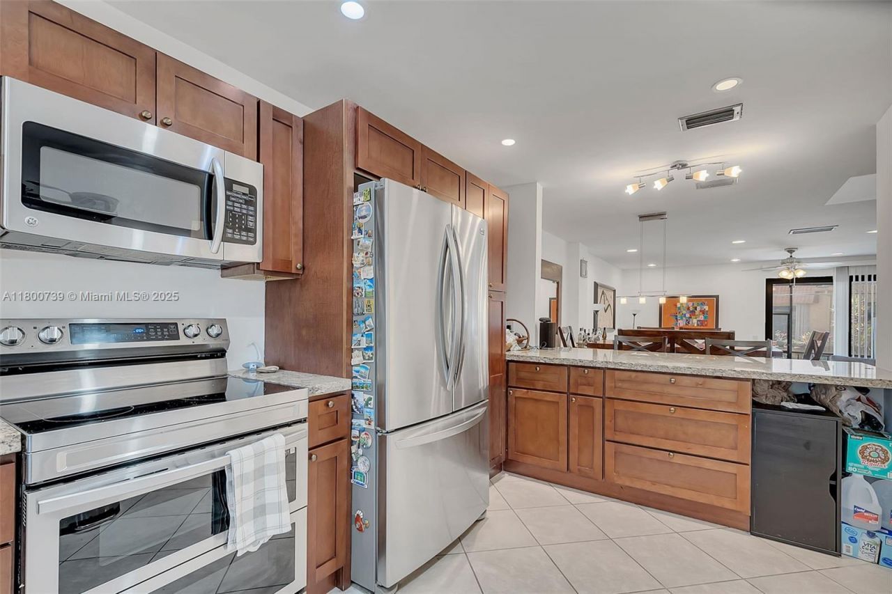 1541 NW 92nd Ave, Unit 186, Pembroke Pines, FL 33024 Photo