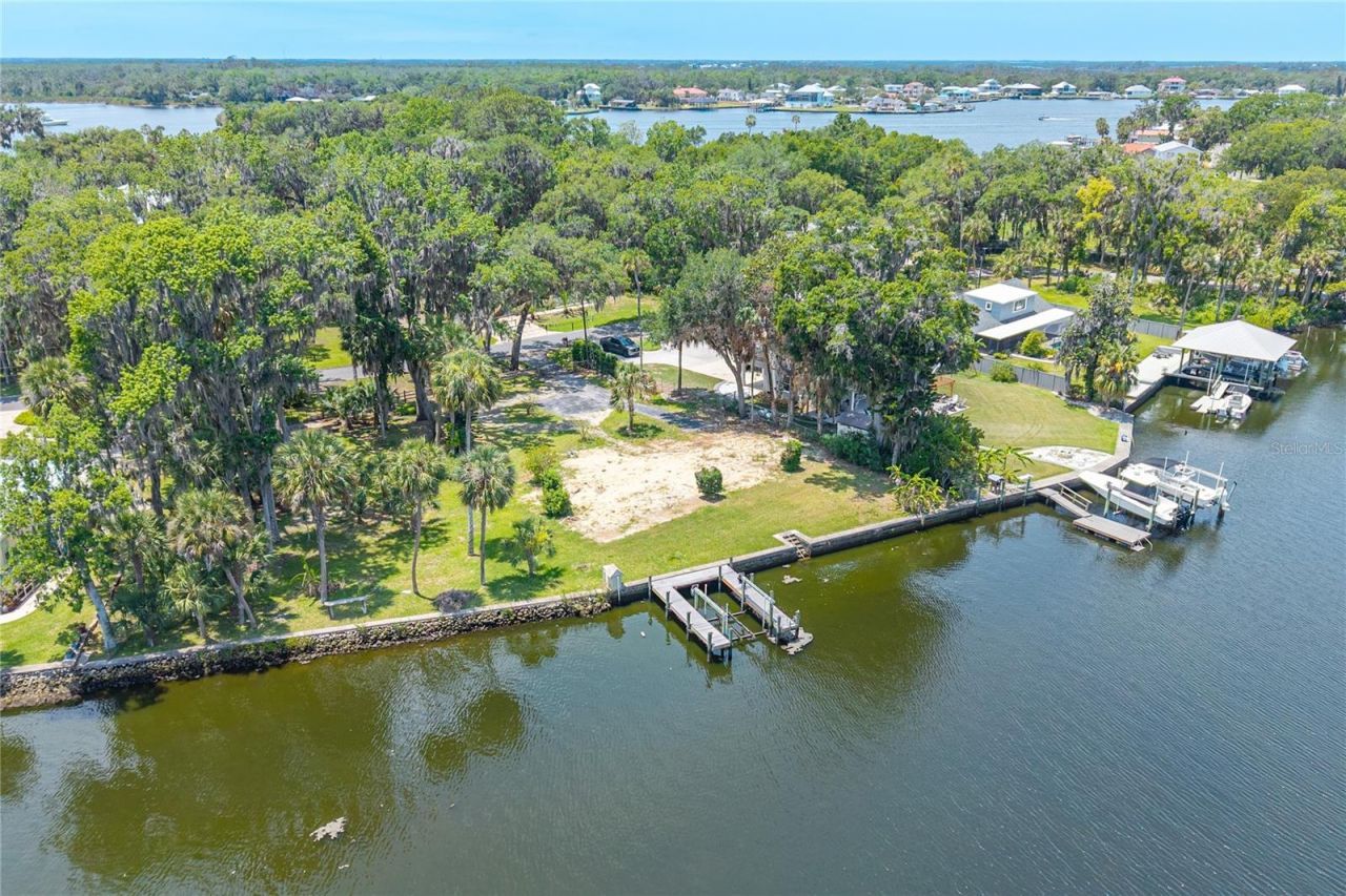 381 NW Magnolia Circle, Crystal River, FL 34428 Photo