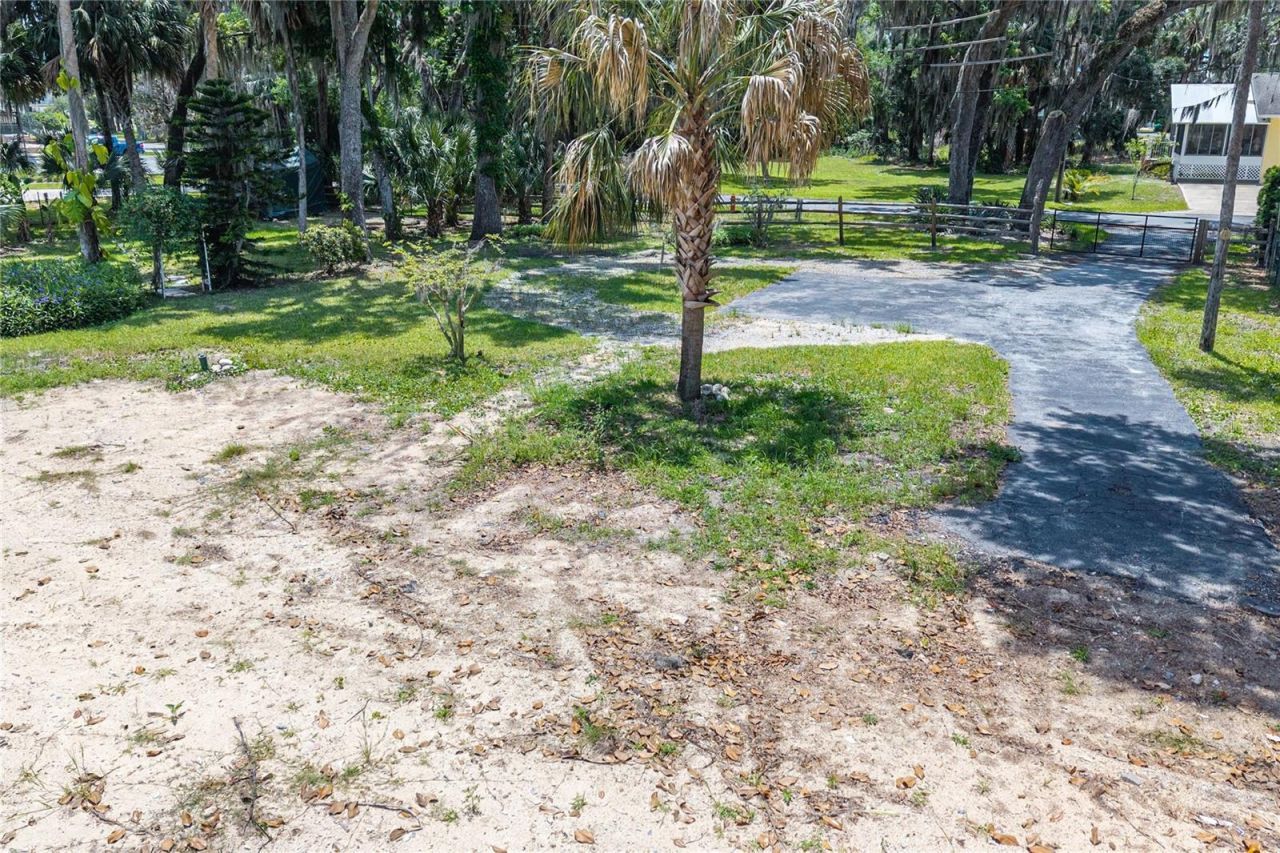 381 NW Magnolia Circle, Crystal River, FL 34428 Photo