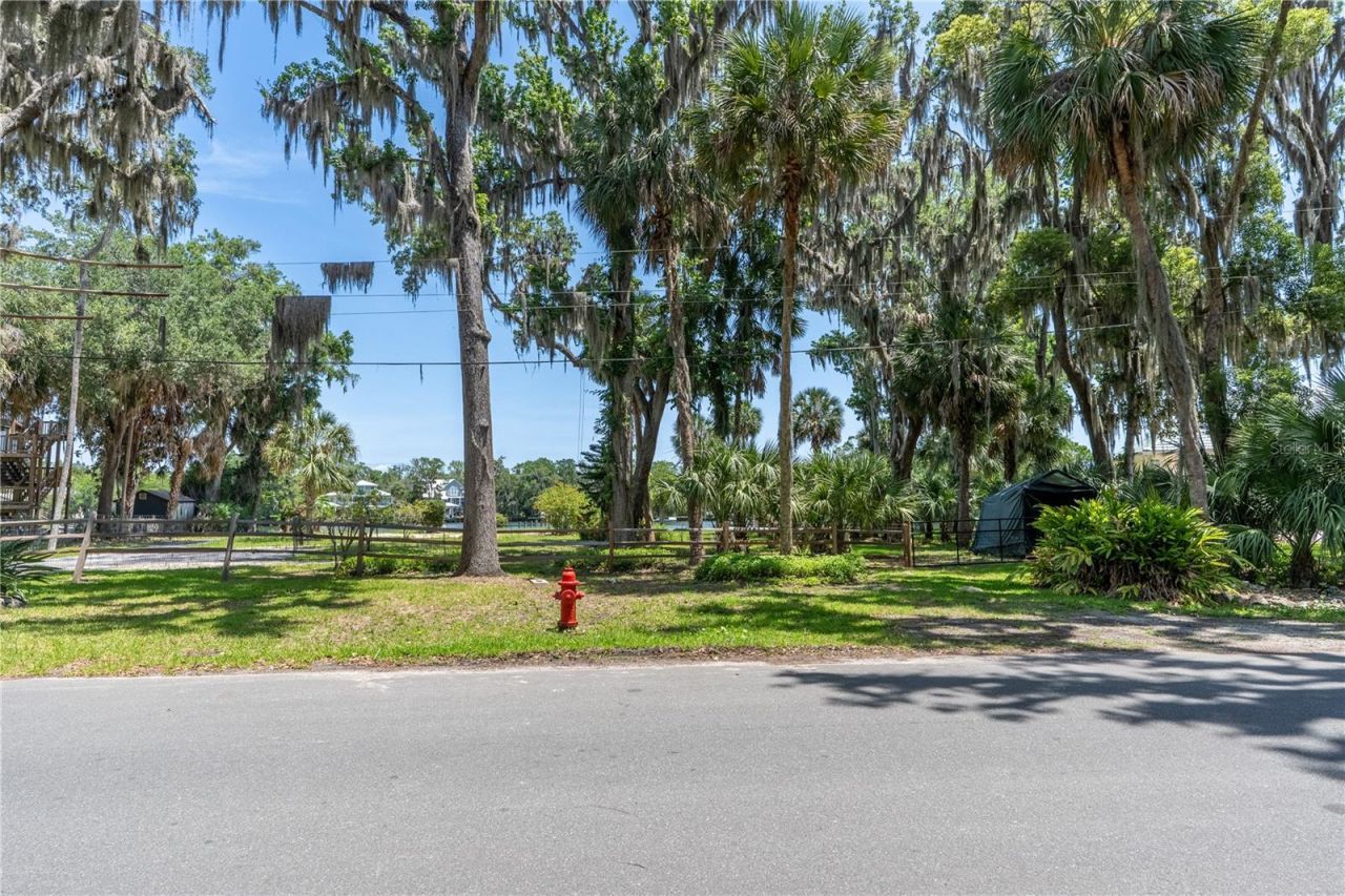 381 NW Magnolia Circle, Crystal River, FL 34428 Photo