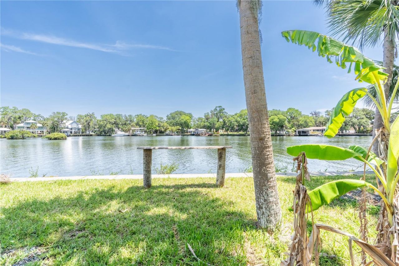 381 NW Magnolia Circle, Crystal River, FL 34428 Photo