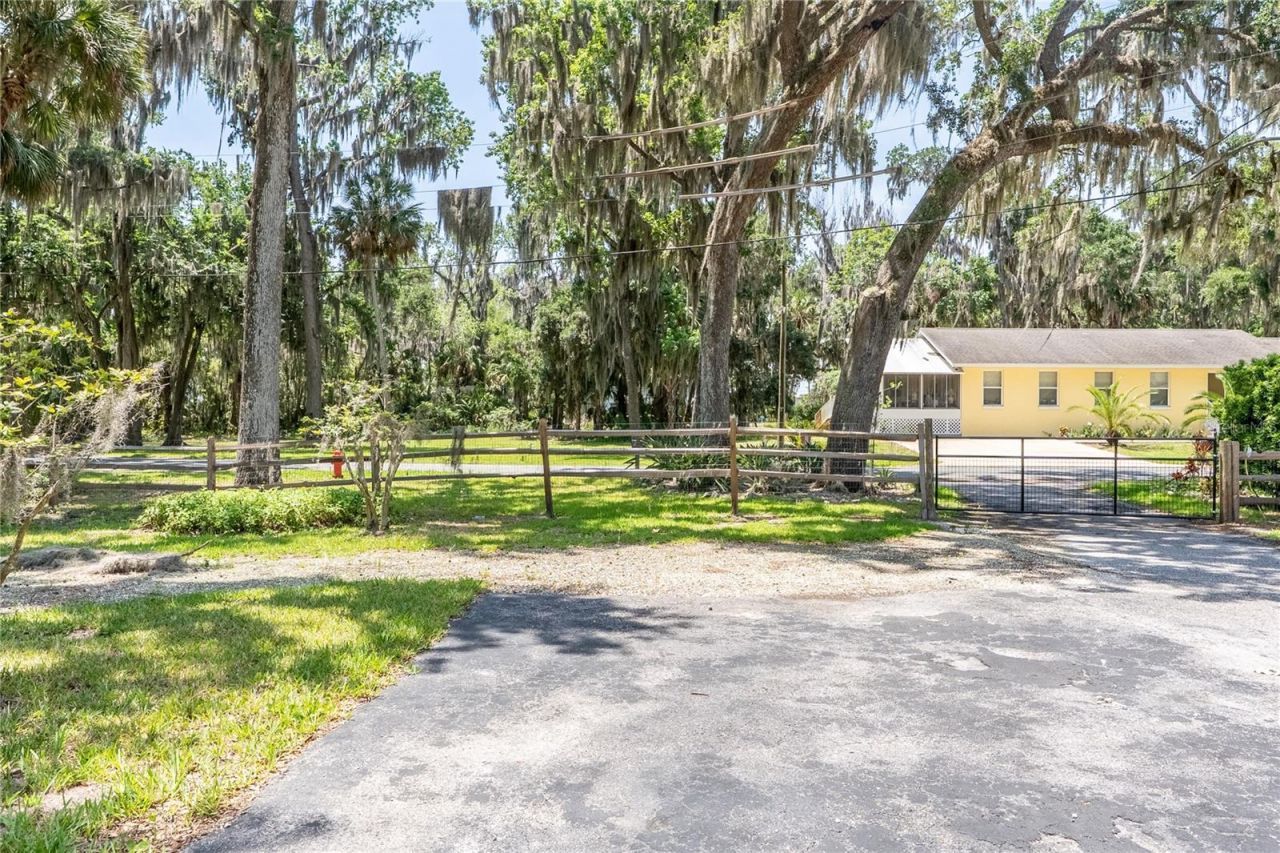 381 NW Magnolia Circle, Crystal River, FL 34428 Photo