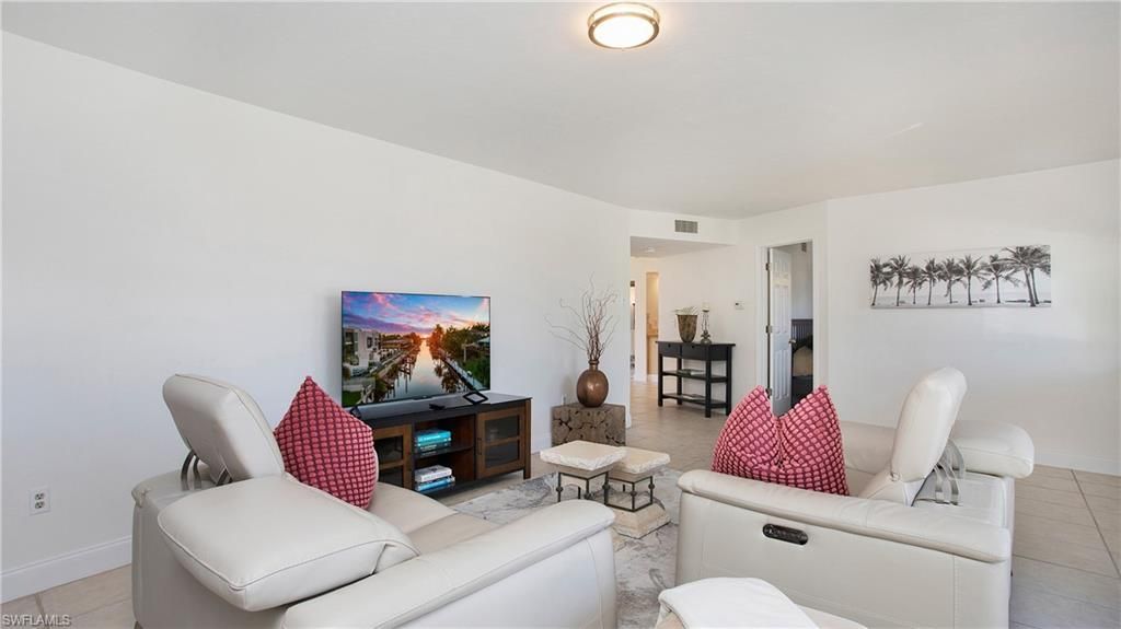 1560 Blue Point Ave, Unit 3, Naples, FL 34102 Photo