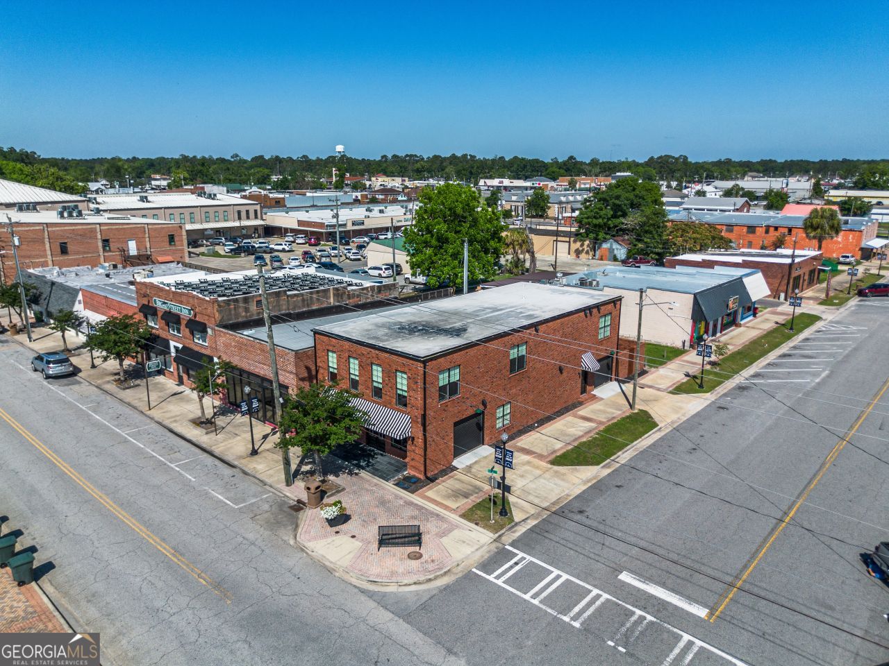 197 NW Broad Street, Jesup, GA 31545 Main Photo
