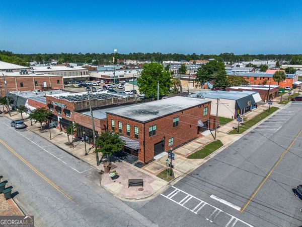 197 NW Broad Street, Jesup, GA 31545