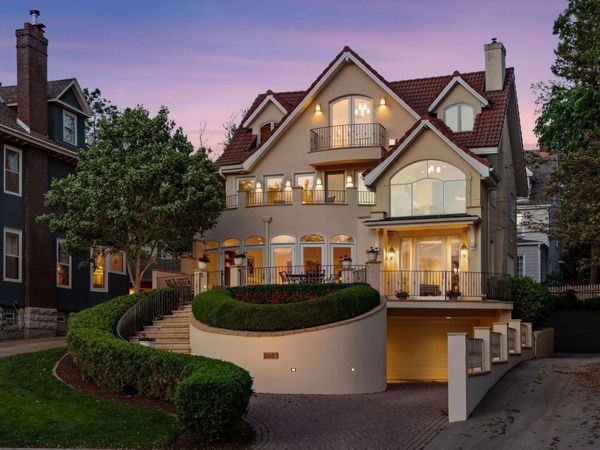 2683 E Lake Of The Isles Parkway, Minneapolis, MN 55408