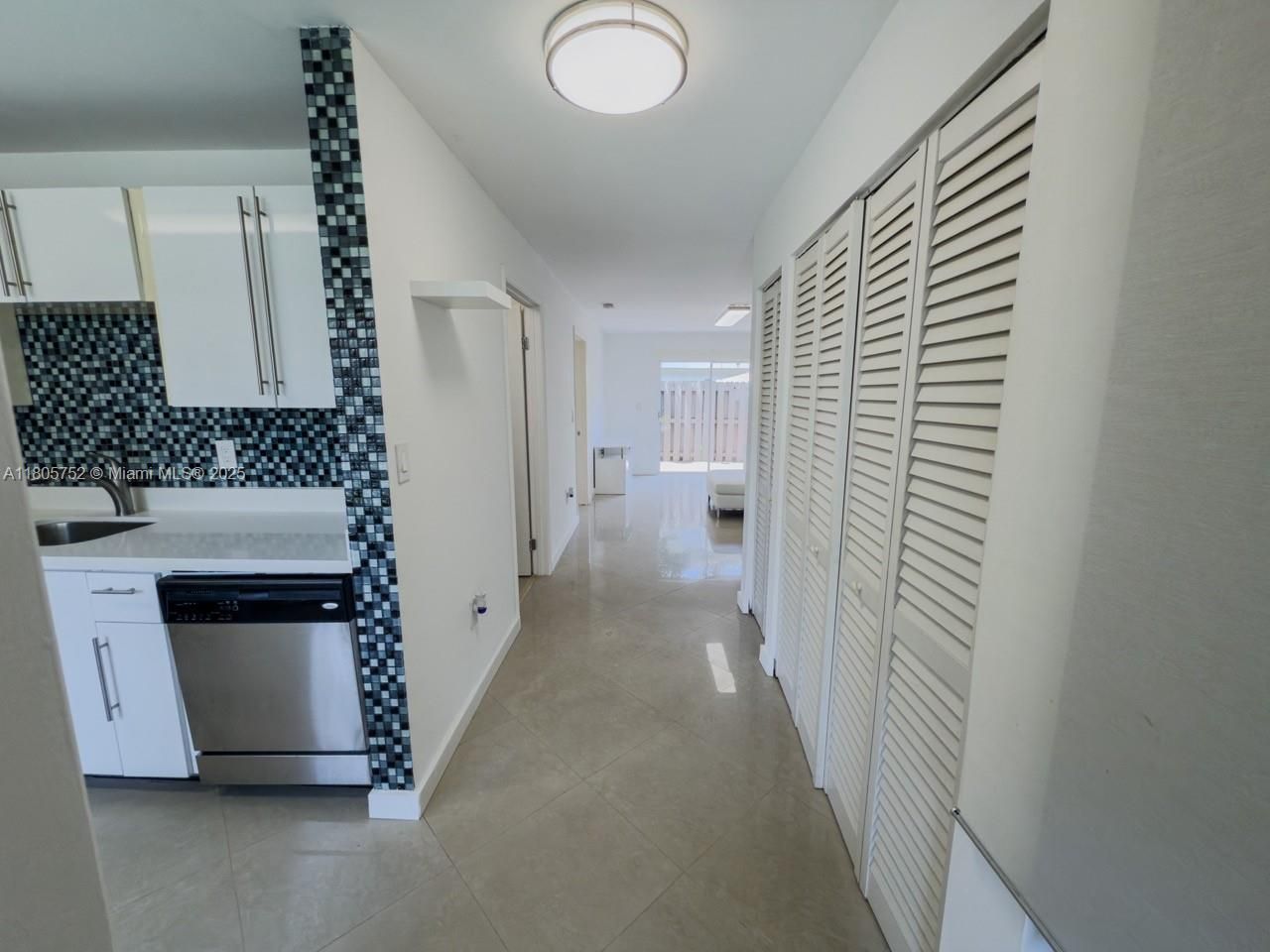 805 NW 108th Ter, Unit 7L5, Pembroke Pines, FL 33026 Photo