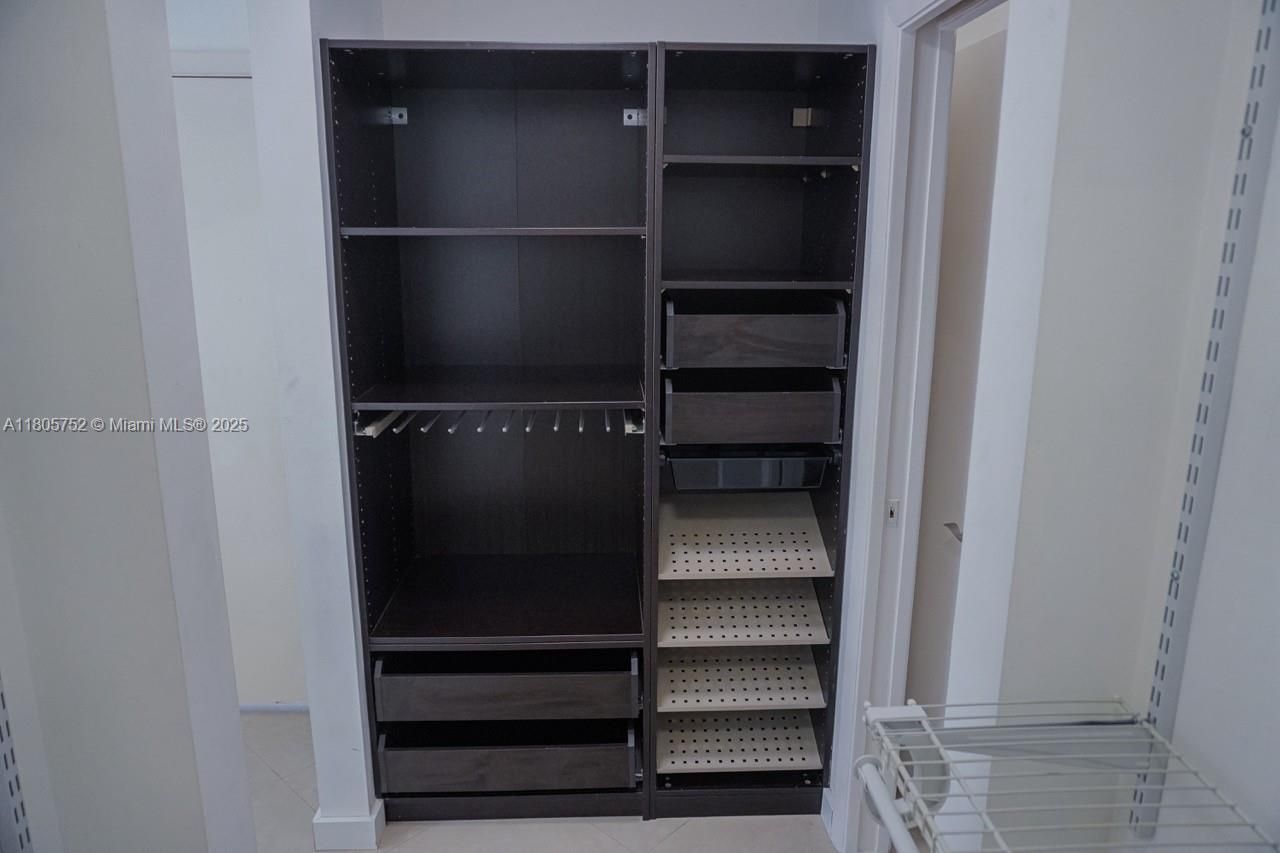 805 NW 108th Ter, Unit 7L5, Pembroke Pines, FL 33026 Photo