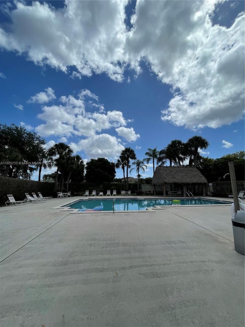 805 NW 108th Ter, Unit 7L5, Pembroke Pines, FL 33026 Photo
