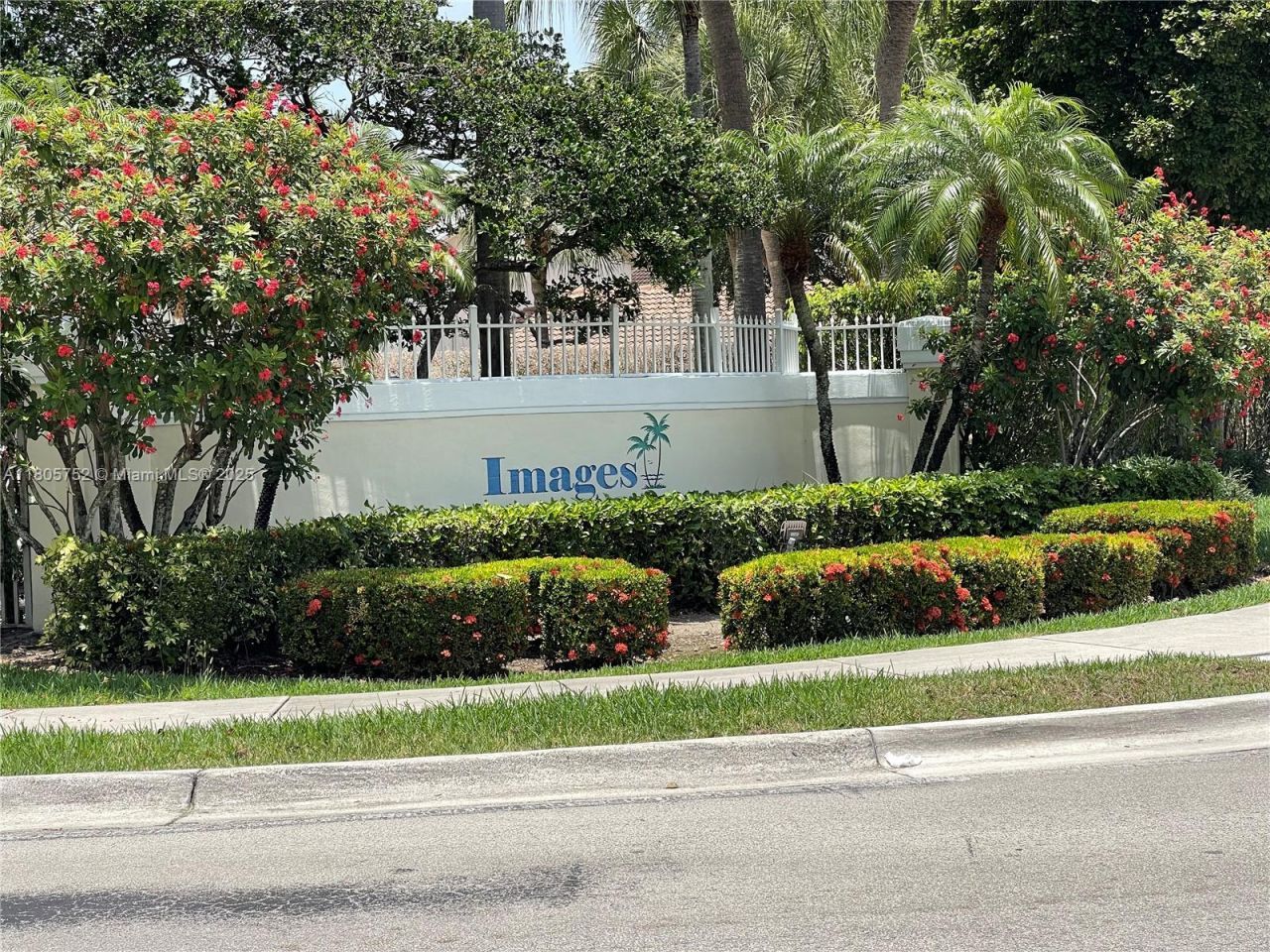 805 NW 108th Ter, Unit 7L5, Pembroke Pines, FL 33026 Photo