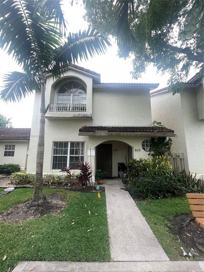 805 NW 108th Ter, Unit 7L5, Pembroke Pines, FL 33026 Photo