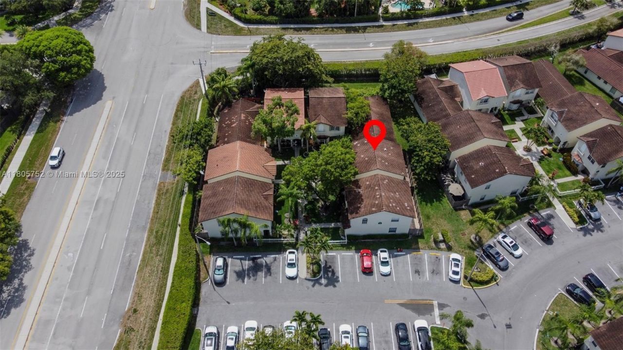 805 NW 108th Ter, Unit 7L5, Pembroke Pines, FL 33026 Photo