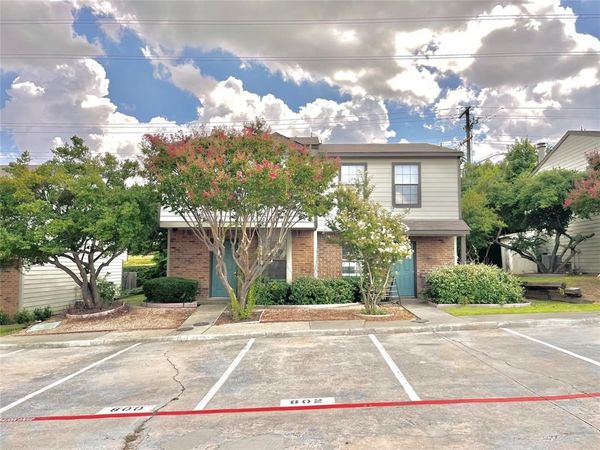 800 W Collins Street, Denton, TX 76201