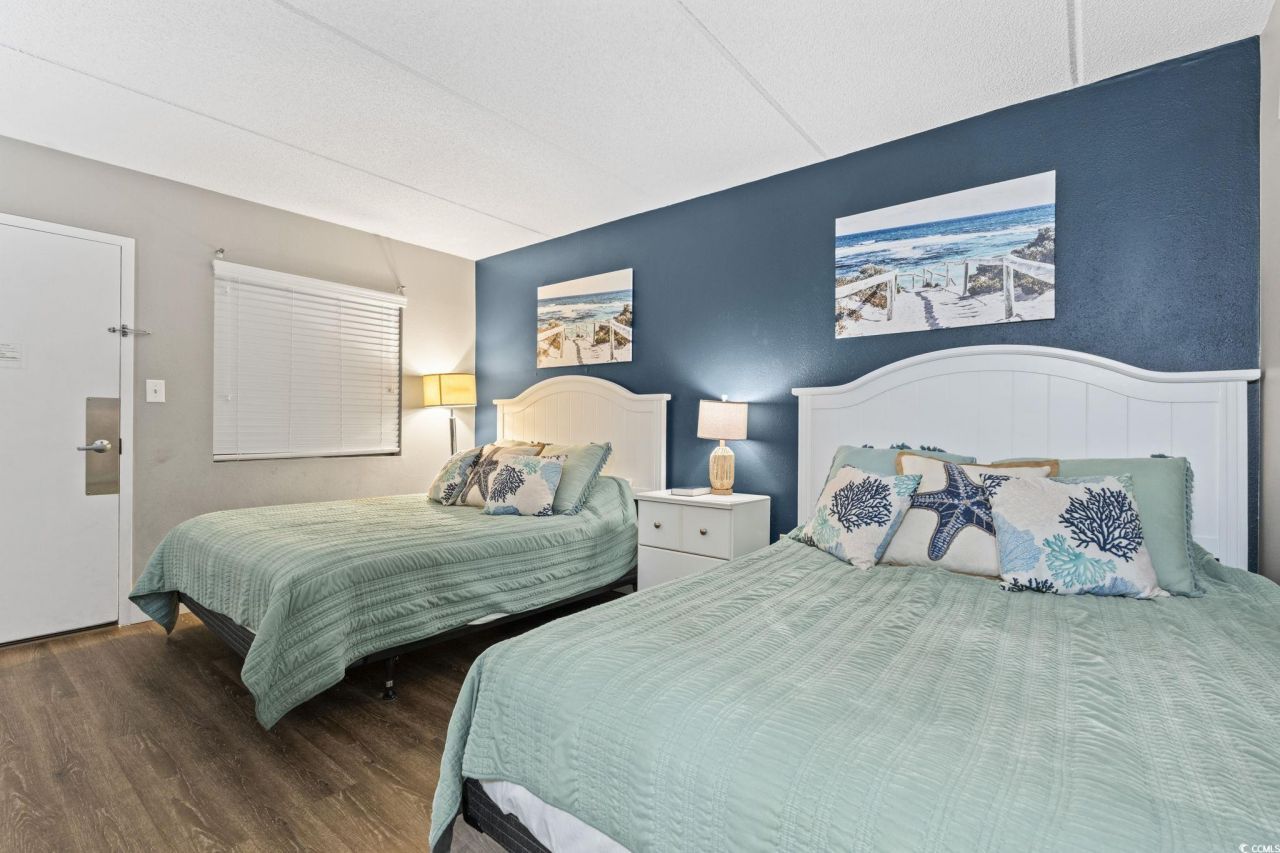 208 74th Ave. N Photo 4