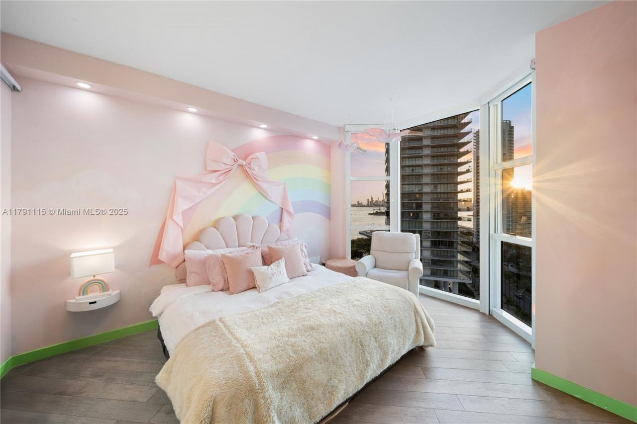 300 S Pointe Dr, Unit 1505, Miami Beach, FL 33139 Photo